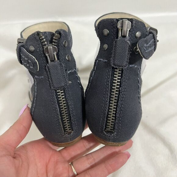 Vera Wang Lavender Shoes Womens 6 Sandal Flats Ankle Strap Fringe Bow Fashion - Picture 3 of 10